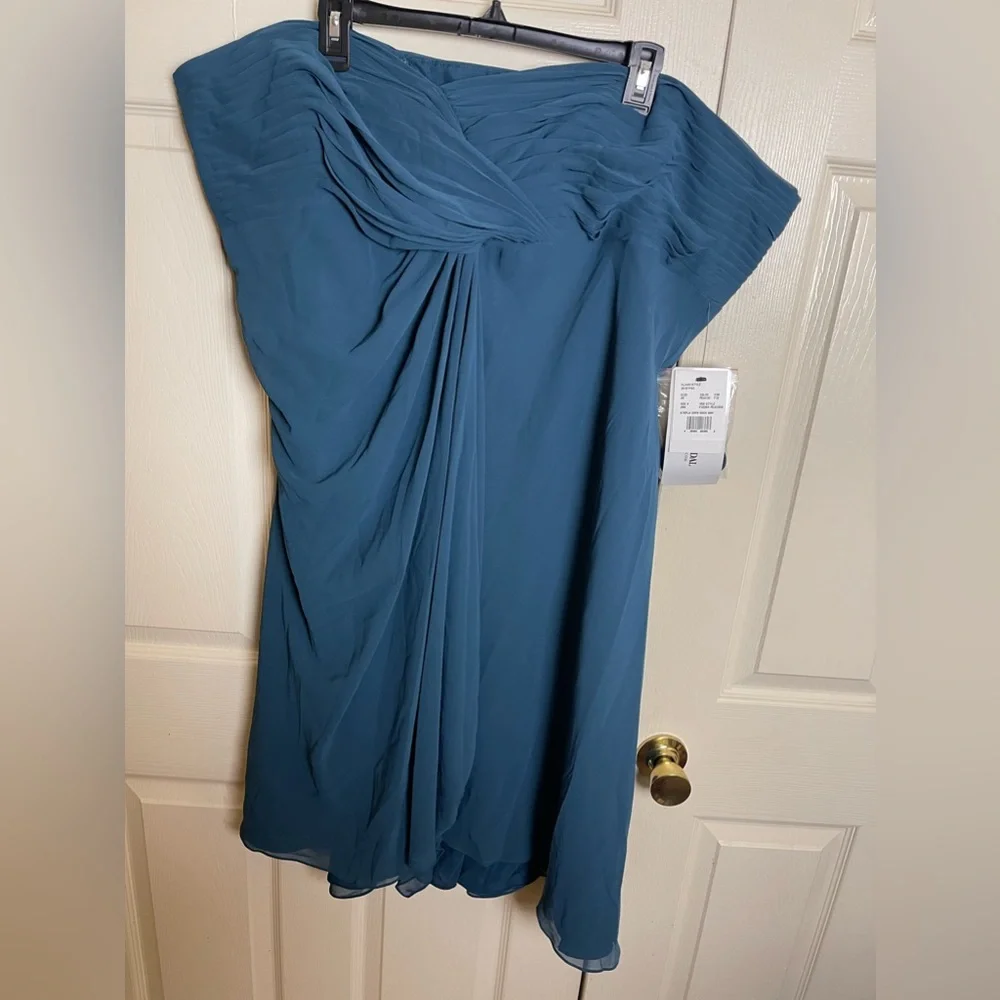 David’s Bridal Strapless Chiffon Short Dress Size 26 NWT - Picture 3 of 8